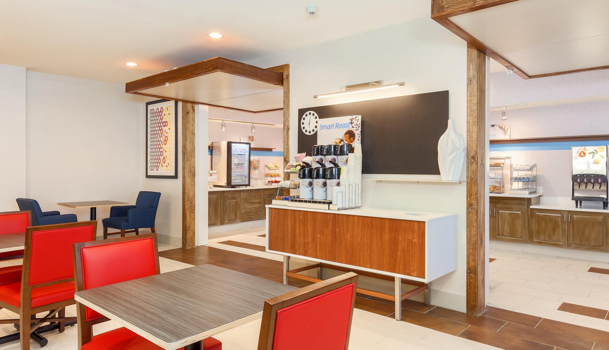 Express Vegas Stadium Area By Ihg