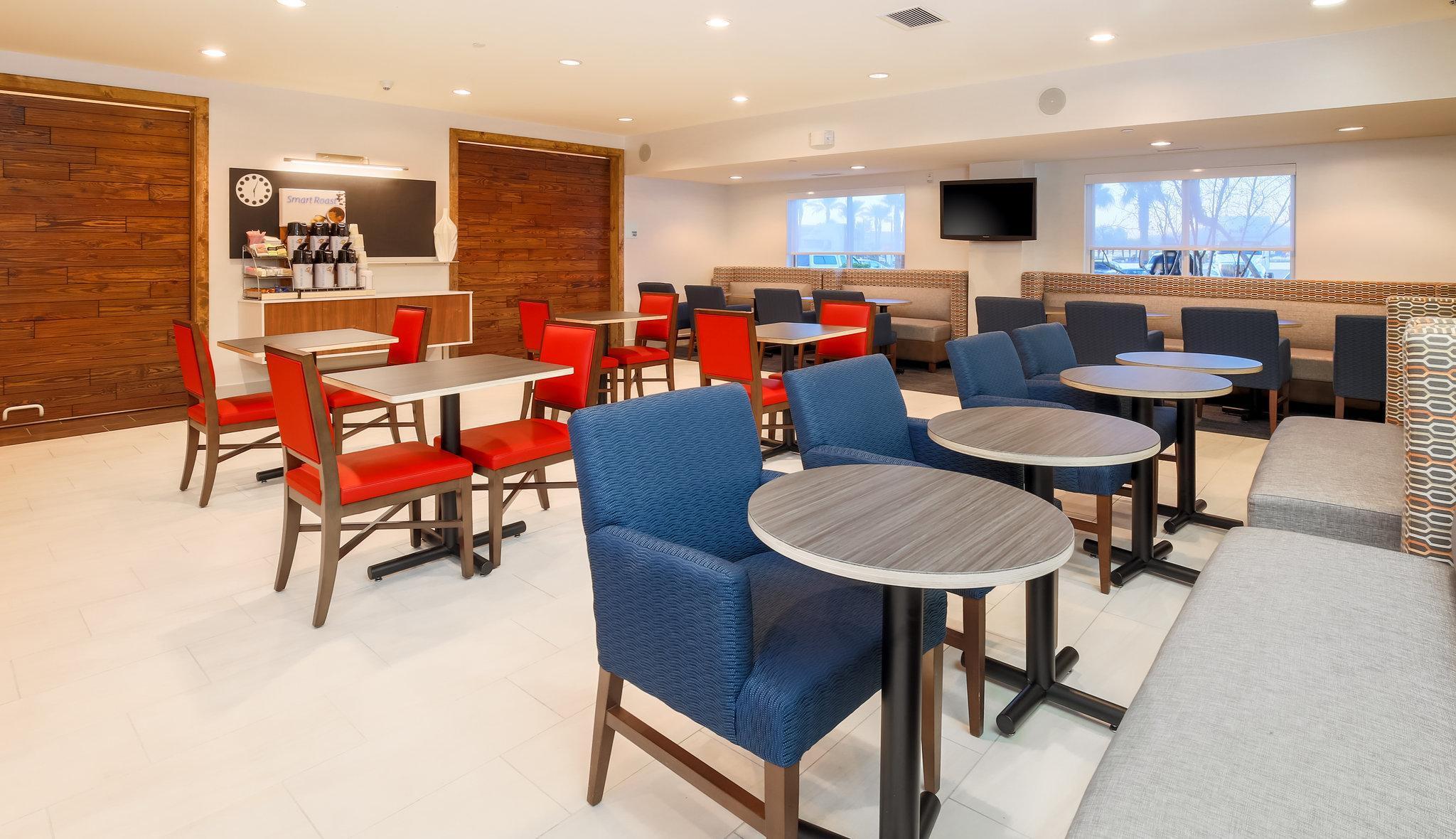 Express Vegas Stadium Area By Ihg Hotel Las Vegas