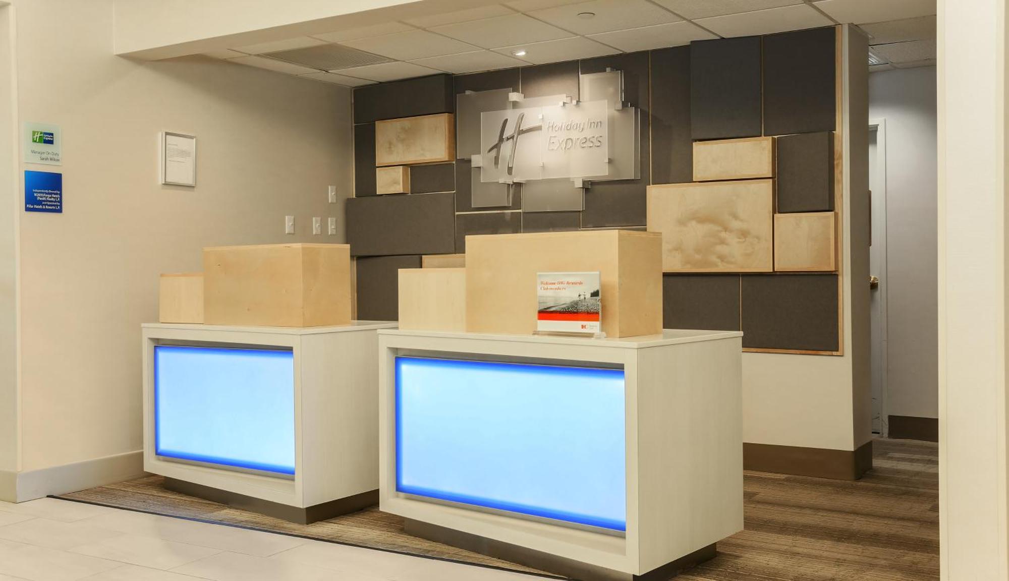 Hotel Express Vegas Stadium Area By Ihg