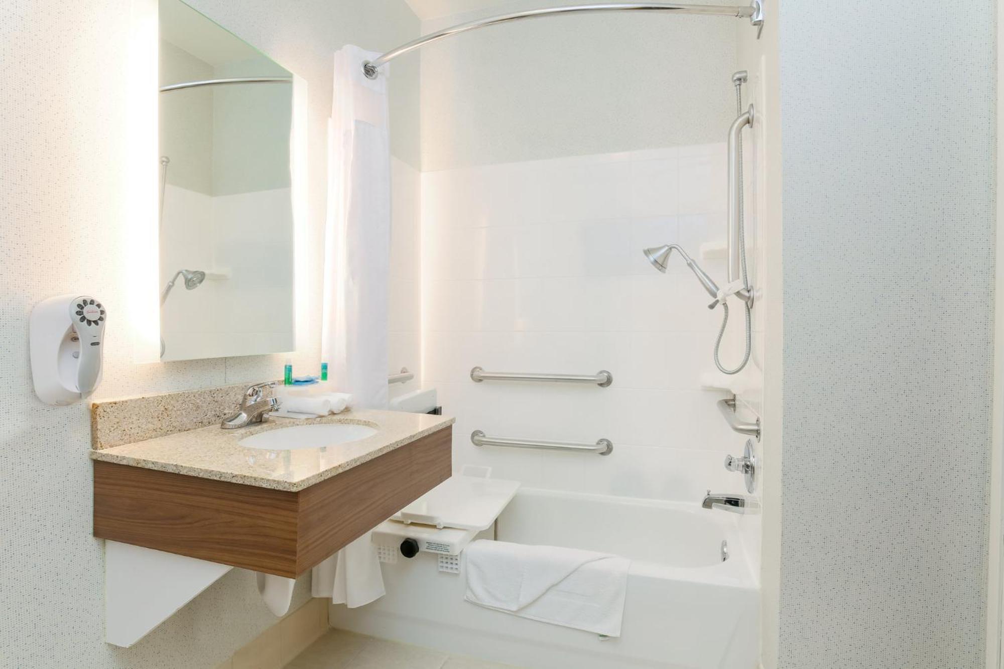 Express Vegas Stadium Area By Ihg 3*